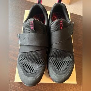 TIEM brand indoor cycling shoes. Women’s 10.5. Rose design with SPD clips